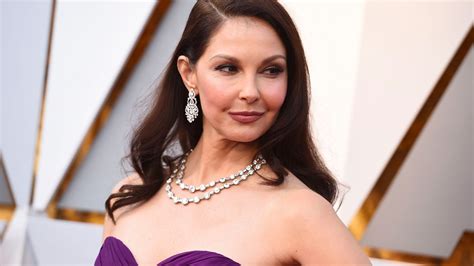 5 Photos of Ashley Judd Being Hot, Not That We Need a。